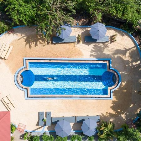 Barefoot Backpacker Resort シェムリアップ エクステリア 写真