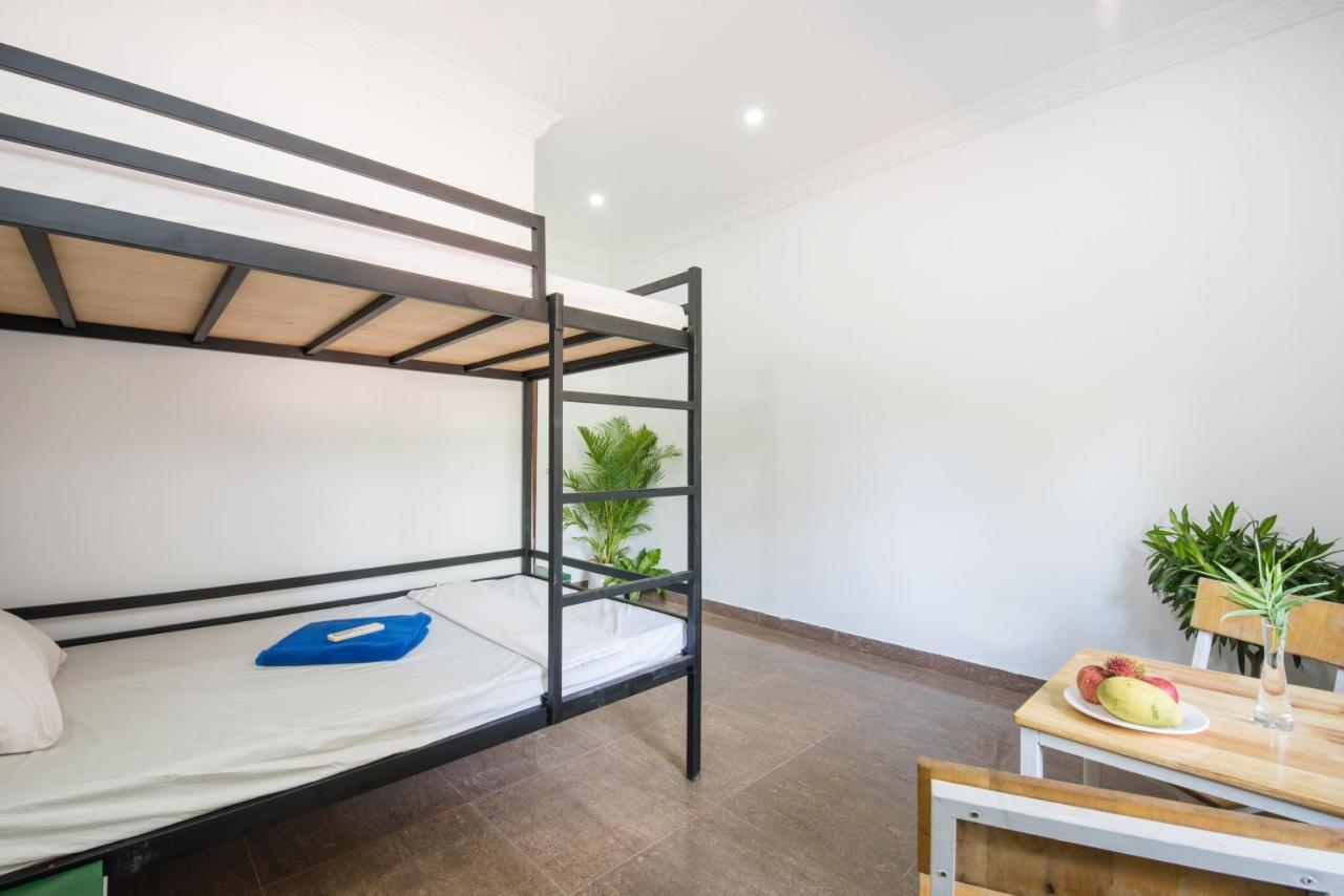 Barefoot Backpacker Resort シェムリアップ エクステリア 写真