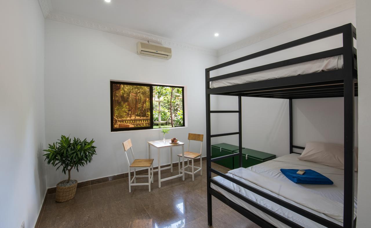 Barefoot Backpacker Resort シェムリアップ エクステリア 写真