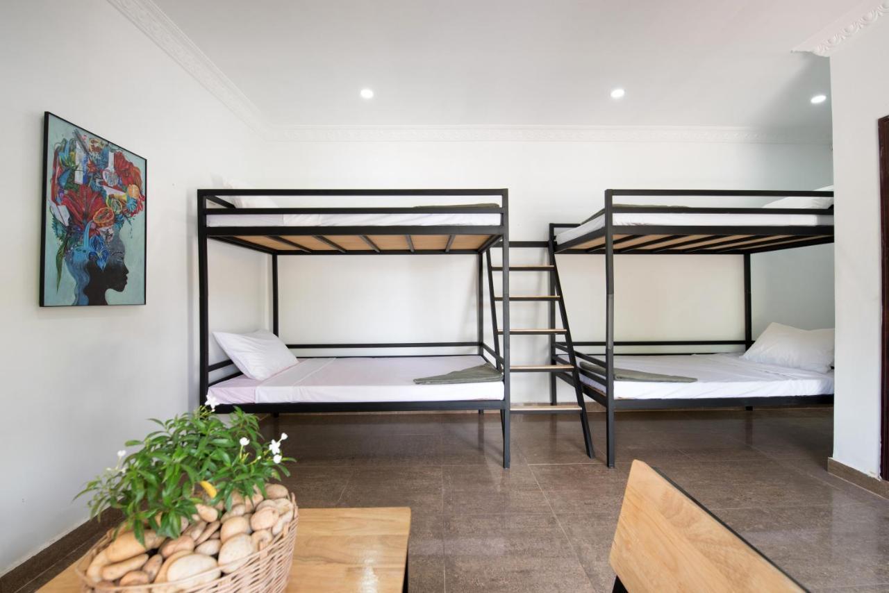 Barefoot Backpacker Resort シェムリアップ エクステリア 写真