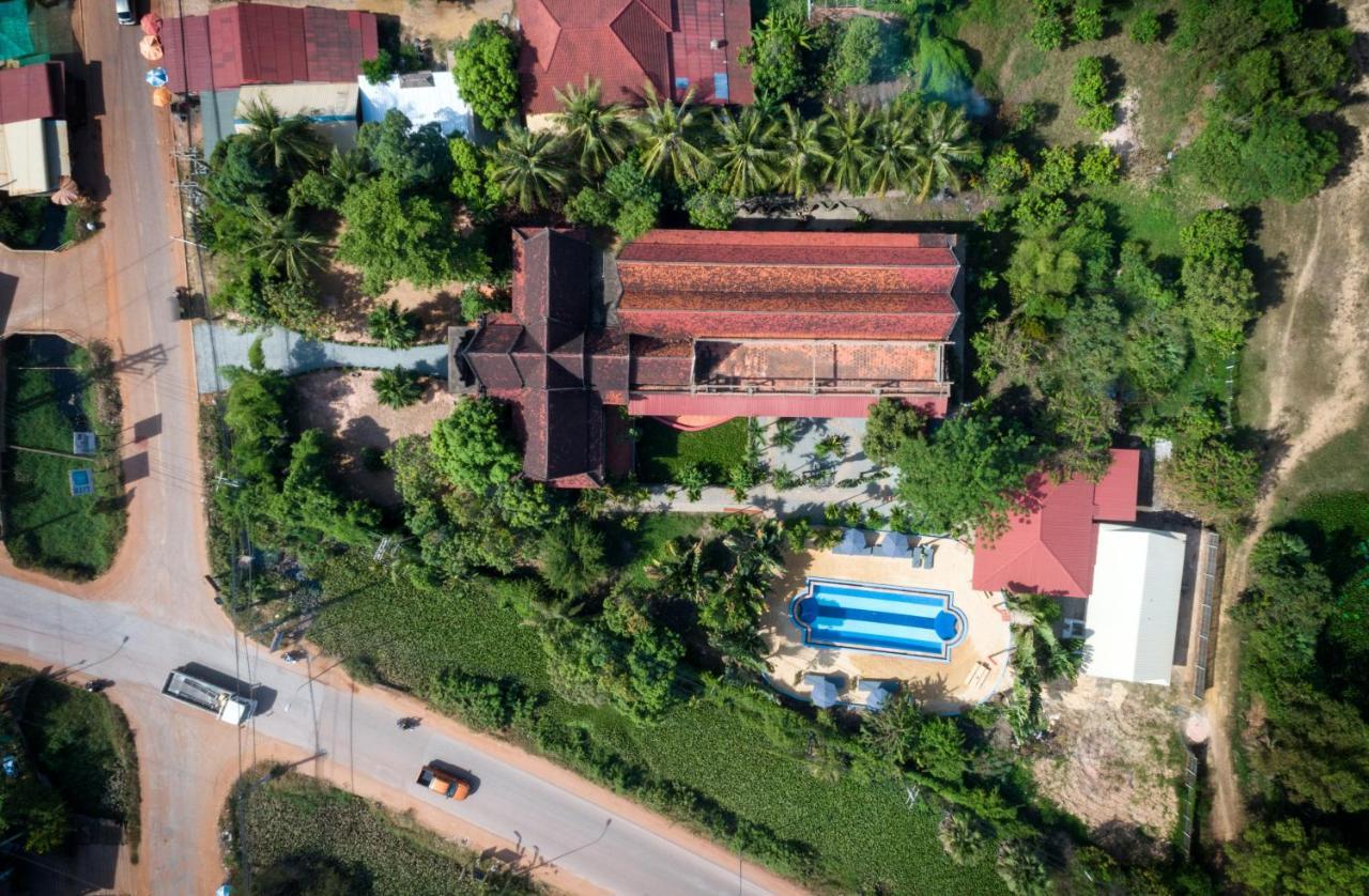 Barefoot Backpacker Resort シェムリアップ エクステリア 写真