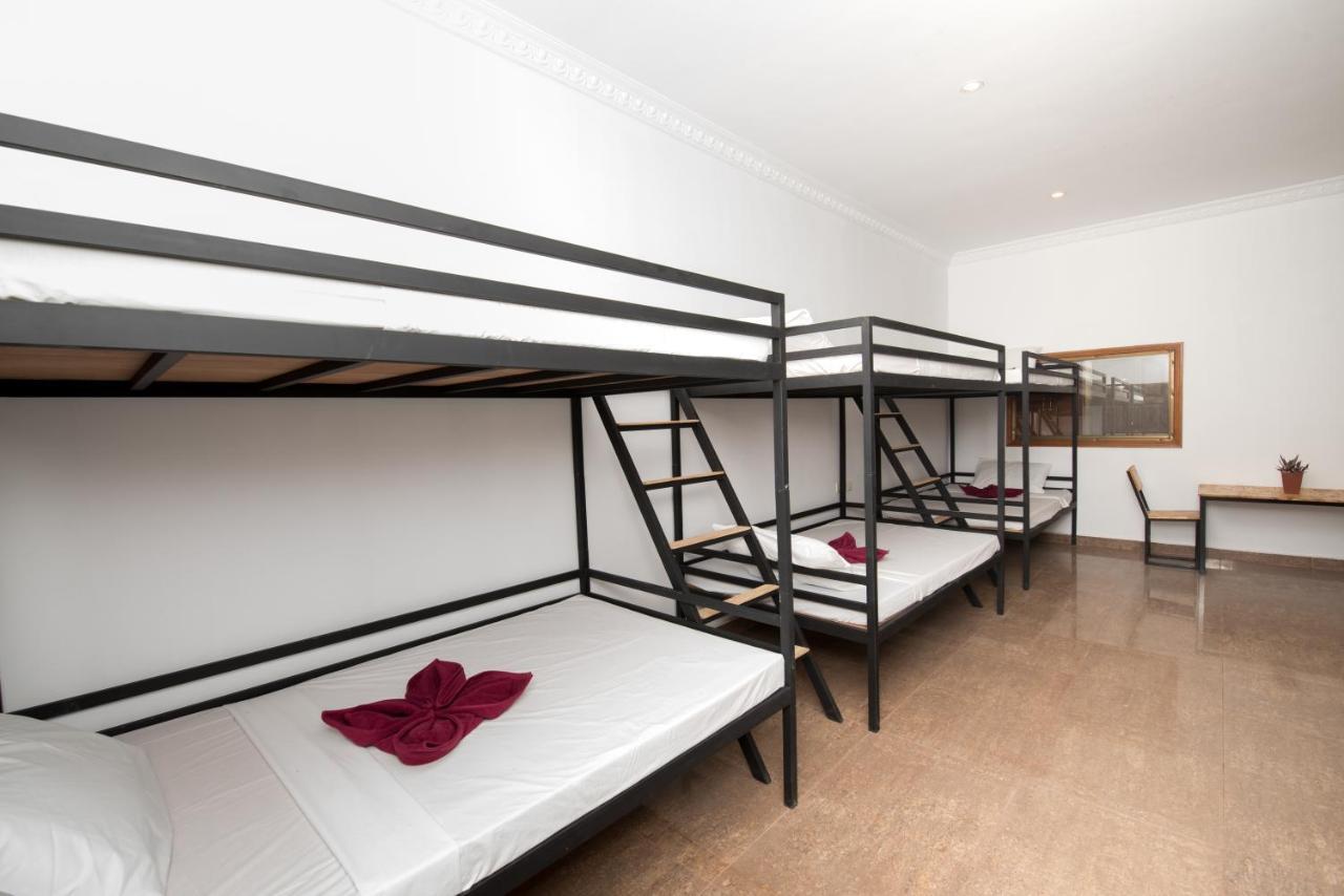 Barefoot Backpacker Resort シェムリアップ エクステリア 写真